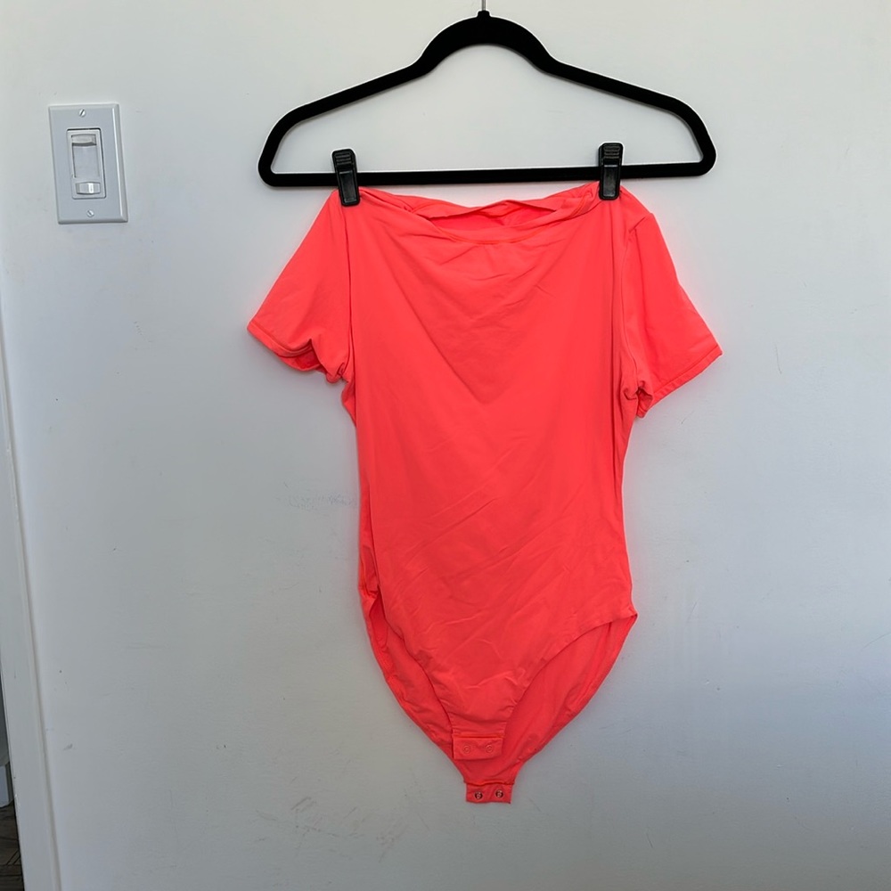 SKIMS bodysuit MEDIUM